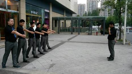 开元物业聚银时代项目开展安全人员队列培训