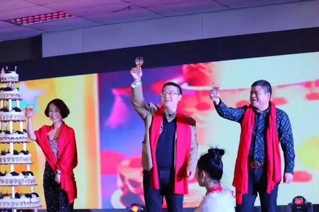 ������ҵ��Я��ʮ�꣬�ж����㡱