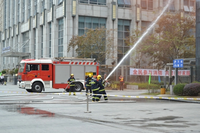 ������ҵЯ�����������жӾٰ�������ϰ