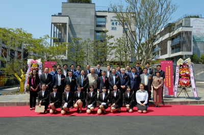 �Ϻ�������ҵ������ҵ�׸��ڹ���н���Ŀ������ס